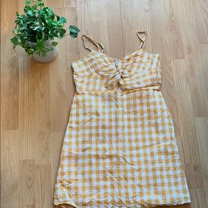 Plaid keyhole dress☀️
